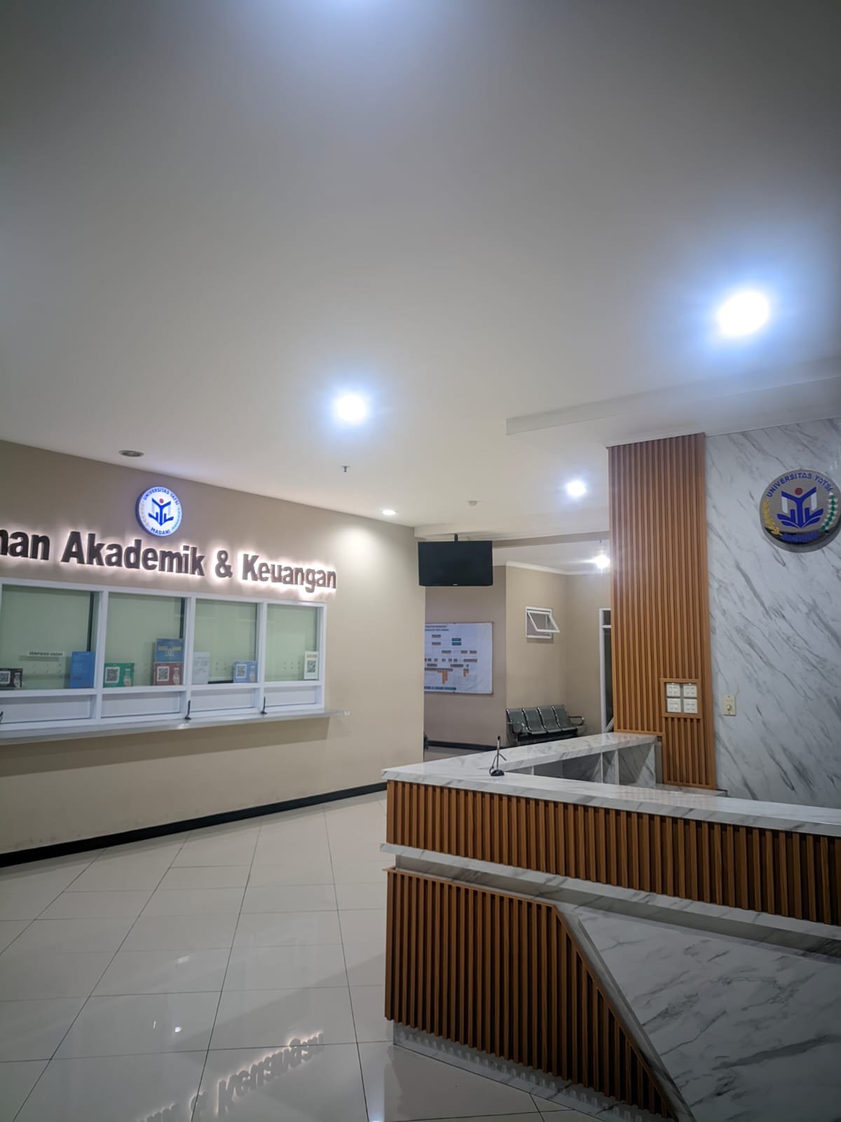 ruang utama yatsi madani